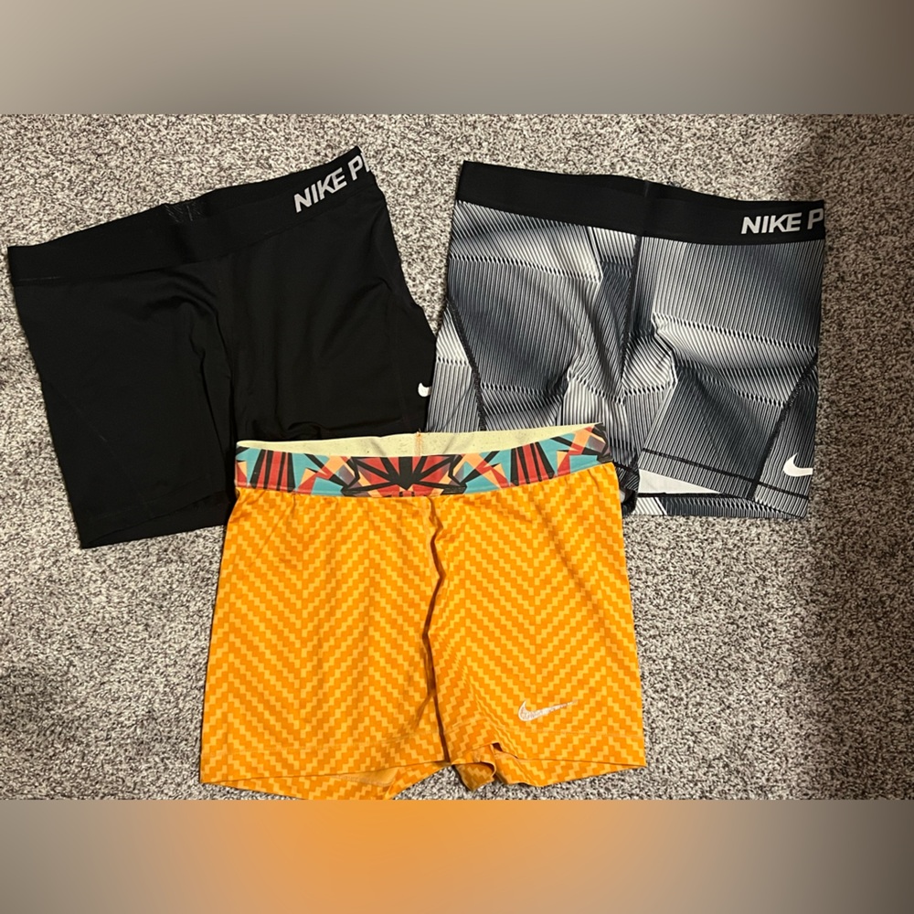 3 pairs of women’s Large Nike spandex